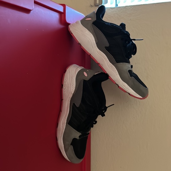 Adidas - Picture 2 of 4